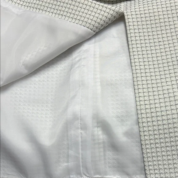 Black Brown 1826 Textured White Blazer with Black Accents - Picture 5 of 7